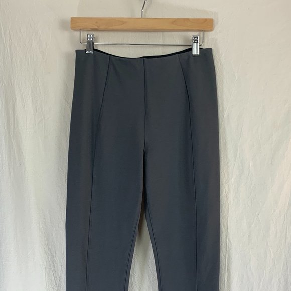 Liverpool Pull-On Cropped “Riding” Legging-Pant in Magnet Grey - Picture 3 of 9